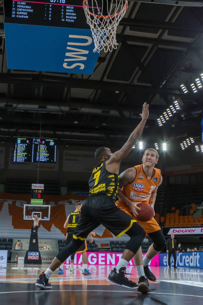 奥马尔将执 奥马尔将执