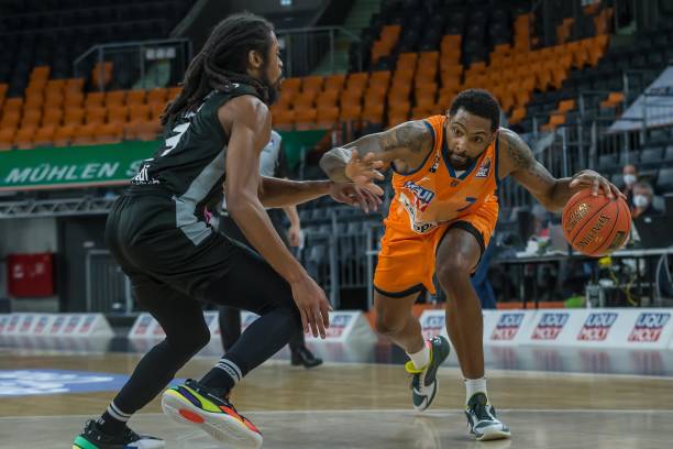 伤病频发 伤病频发