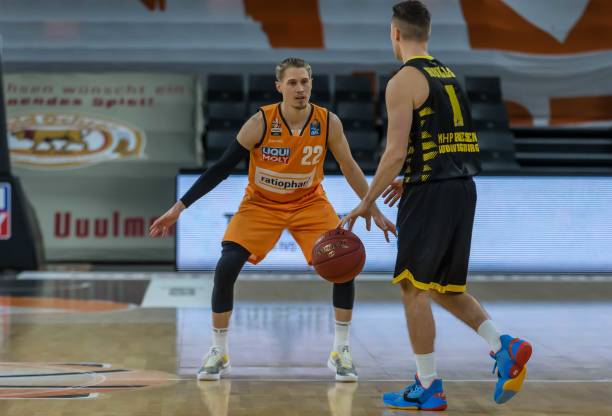 是为了要控 是为了要控