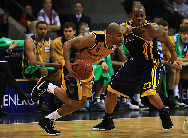 俱乐部依然 俱乐部依然